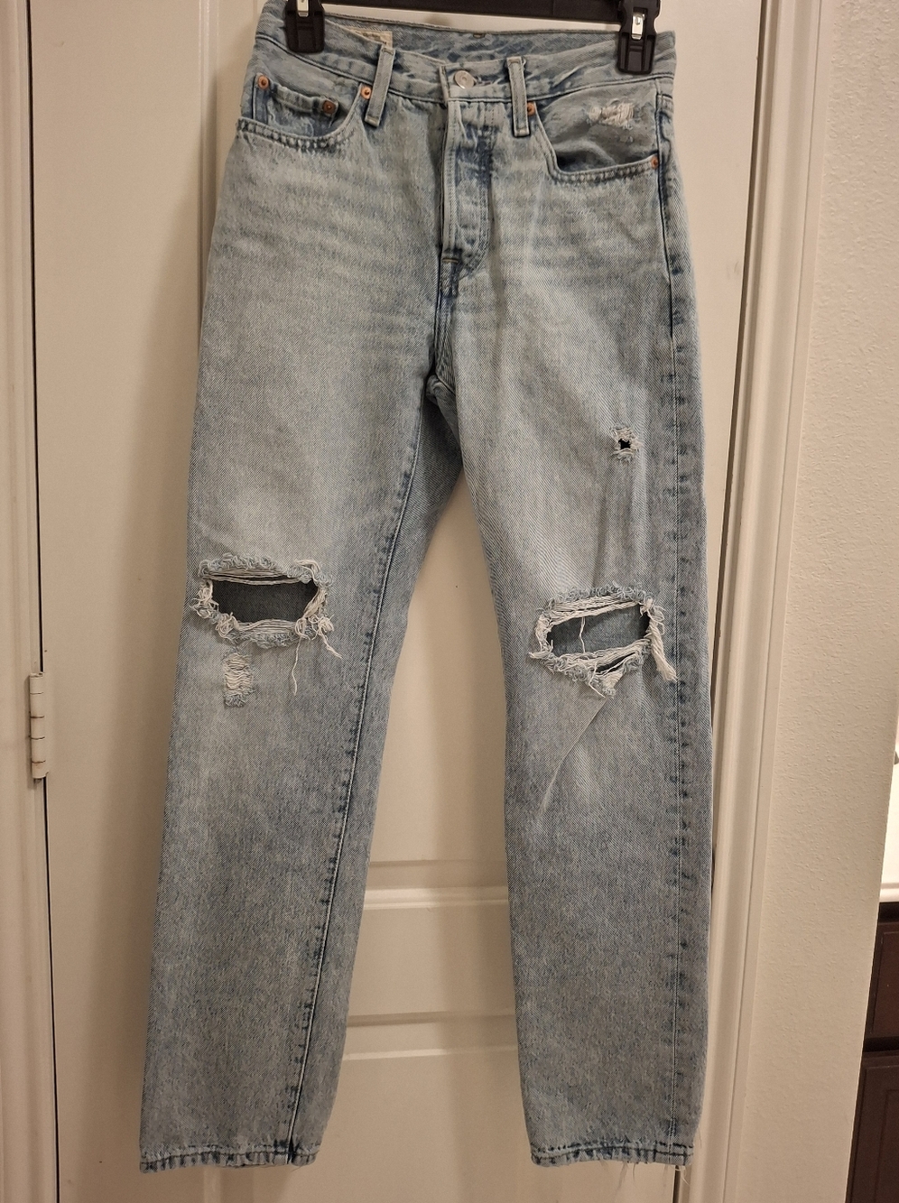 Levi Distressed Light Blue Ripped Women's Jeans - Casual Straight Fit